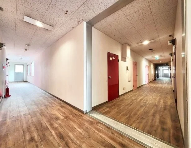 お部屋が並ぶ廊下