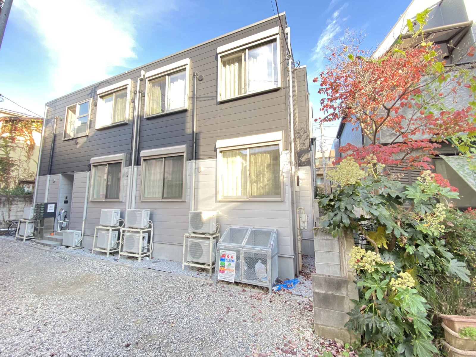 建物の外観。木造の建物です