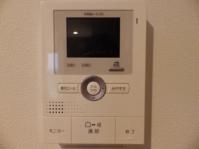 来客はインターホンで確認できます