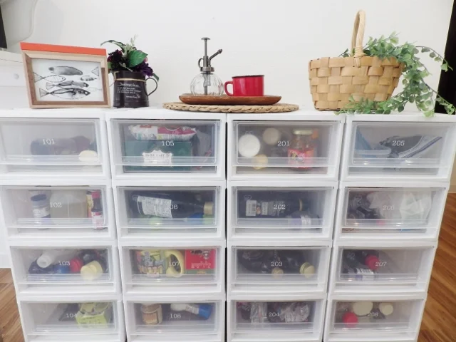 キッチンの収納は部屋ごとに分かれています