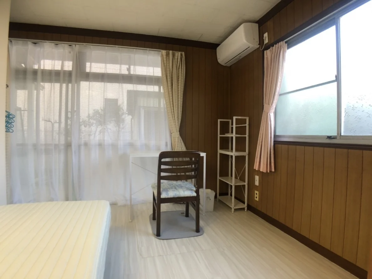 南・東窓の6.5畳　明るく、広々使いやすいお部屋です