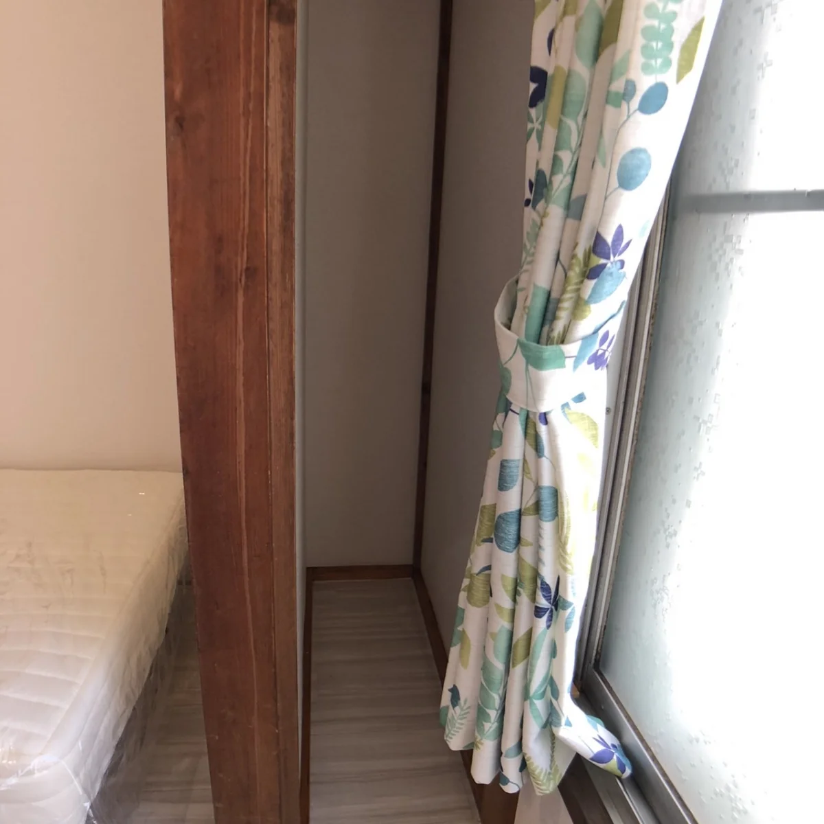 奥90＊30cmの収納も便利です（102,103のみ）