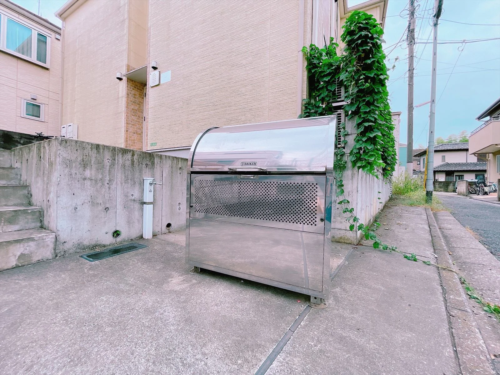 ゴミストッカー