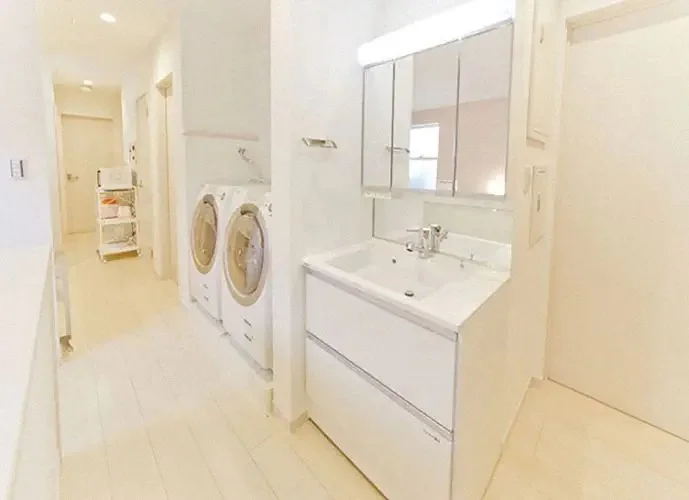 Washbasin & Laundry