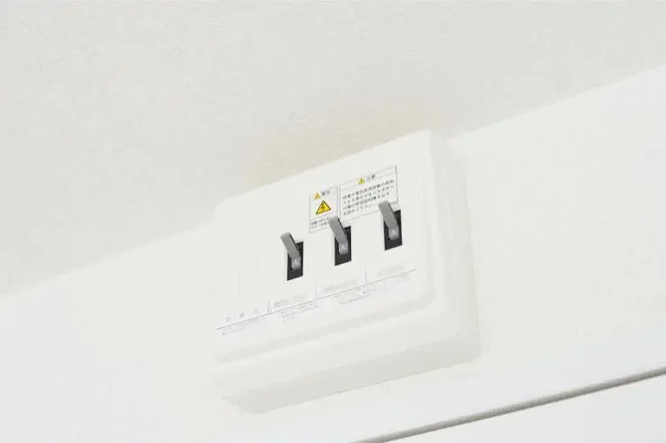 Circuit breaker