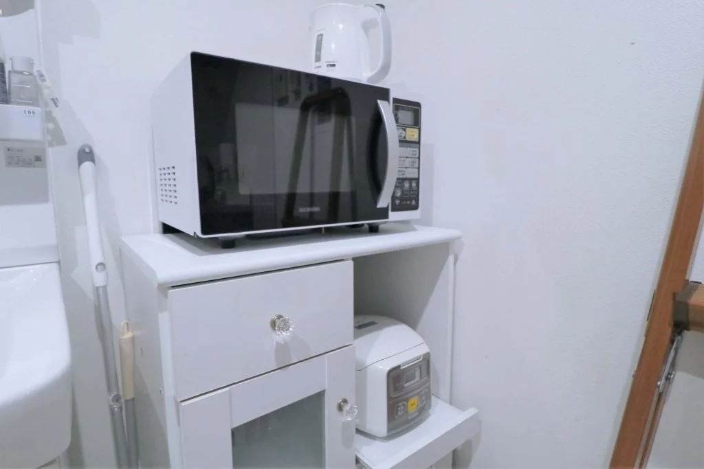 Microwave and Rice Cooker