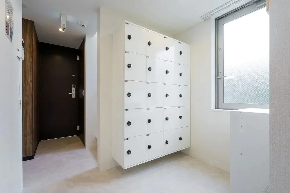 Building lockers