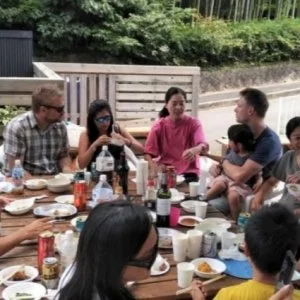 Fespa京都 のスナップ写真 — Fespa京都はスキルアップや国際交流に関心のある方が交流を楽しめるシェアハウスです。 10㎡の単身者向け個室と60㎡の