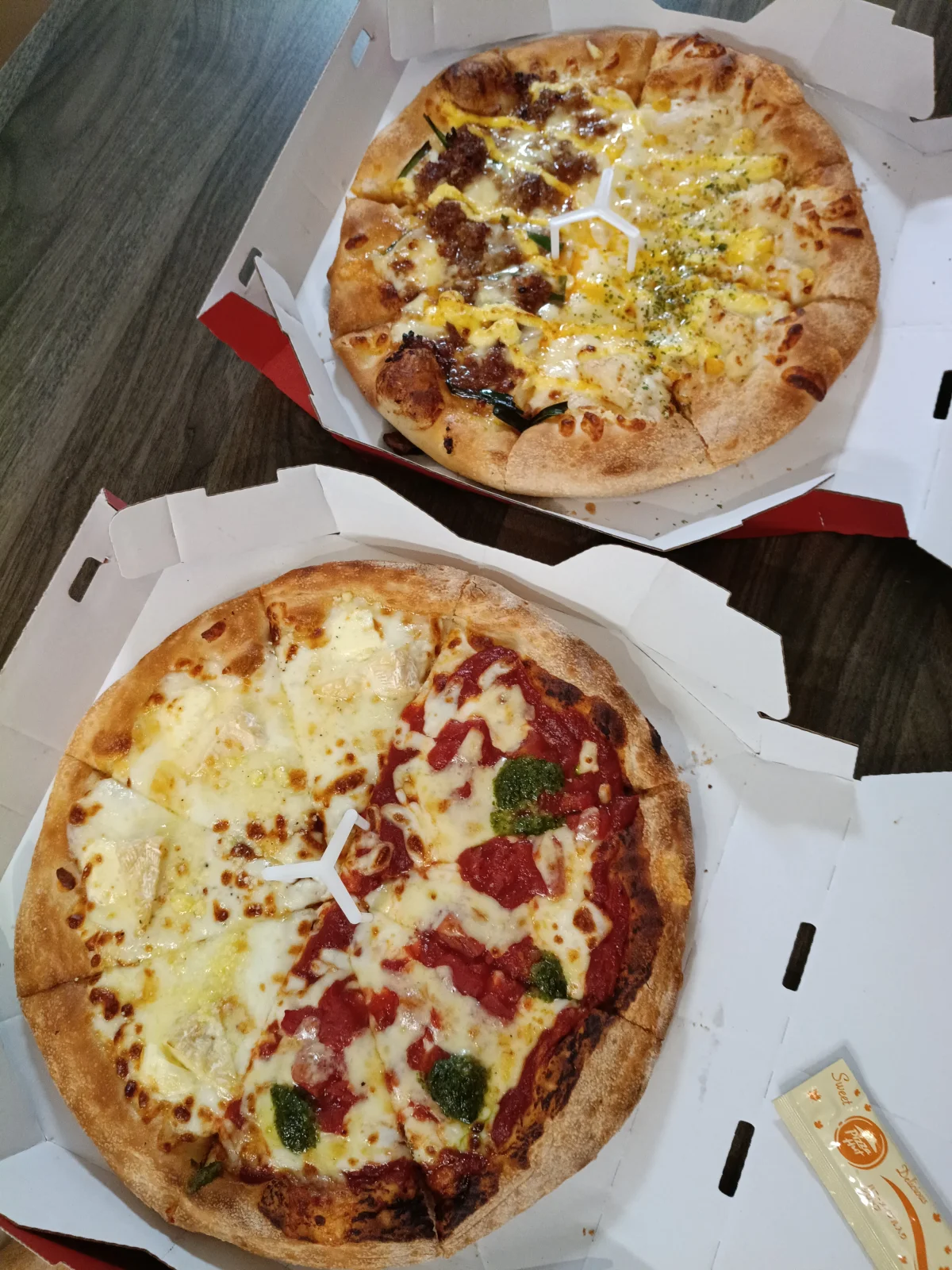 東神奈川ハウス のスナップ写真 — ピザデリバリーして屋上で食べたりしてます🍕みなとみらいにも横浜駅にも歩ける東神奈川ハウス！お部屋のバルコニーからも屋上か