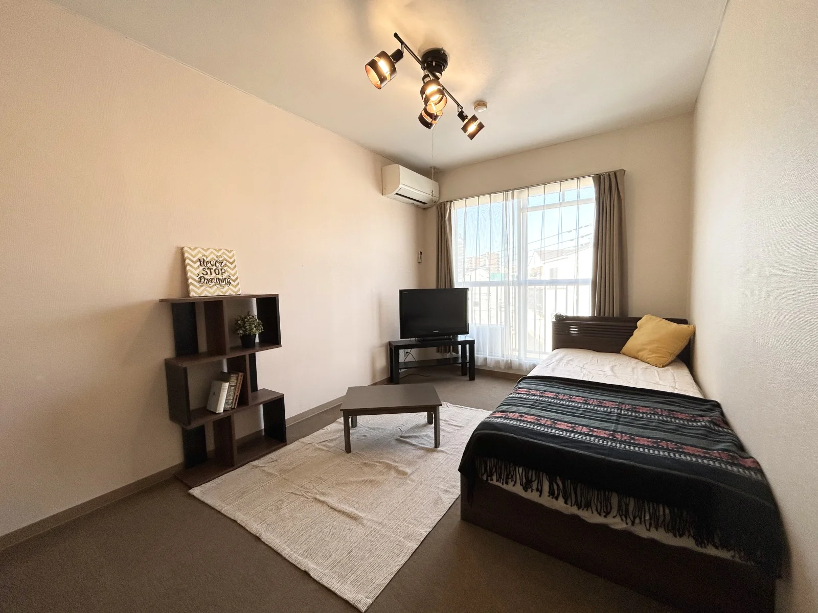 お部屋の一例。お部屋ごとに家具が違います