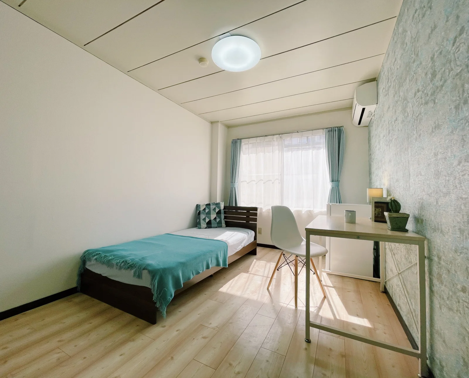 落ち着いた色合いのお部屋の一例