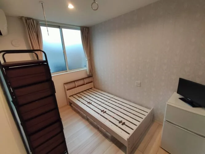 Comes furnished with furniture and appliances