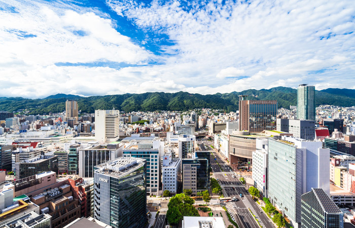 Kobe: Mt. Rokko and the Sannomiya/Motomachi cityscape
