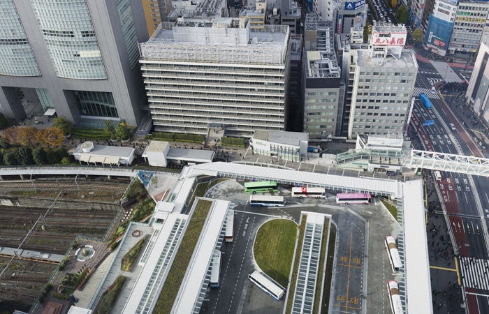 新宿駅とバスタ新宿